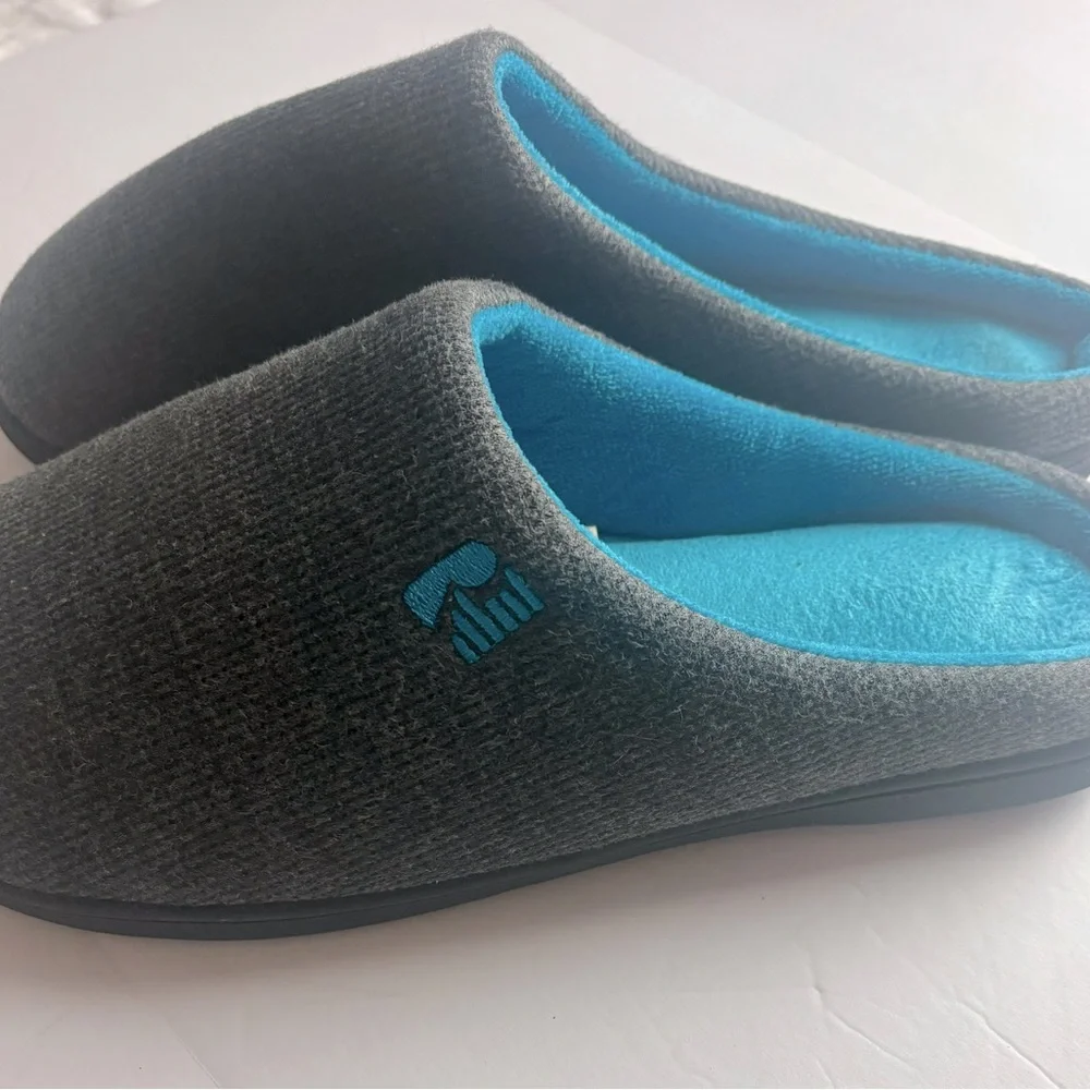 Rockdove waffle knit and terry cloth men home slippers. Gray size 11-12